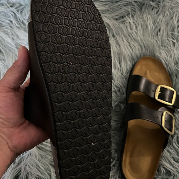 Universal Thread Sandals - Picture 2 of 2